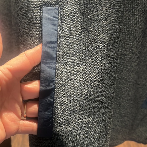 Men’s Eddie Bauer  blue sweater, fleece size, small with pockets new - Picture 7 of 9